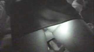Kurva s velikim grudima daje najbolji drzač stopala svom novom dečku