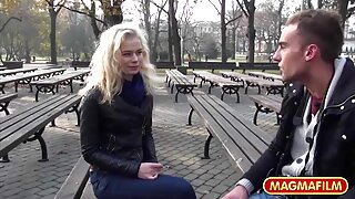 Azijska kurva Marica Hase pokušava da se izbori sa ogromnim kitom