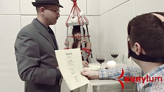 Ulična drolja je spremna da se skine za novac