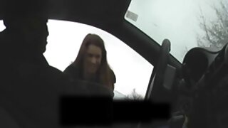 Prsata kurva s gavranom kosom teško je napala usta od strane dugačkog penisa