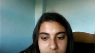 Jedva legalna brineta s velikim gusama Vivian se teško izora