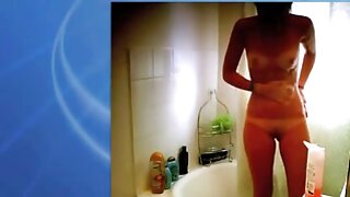 Nakon pružanja nježnog titfuck dugokosa brineta beba biva jebana
