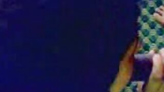 Noseći visoke potpetice ova primamljiva MILF velikih grudi daje sjajan BJ