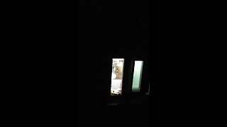 Nevjerovatna i seksi kurva Nikki Anne poziva prijatelja.